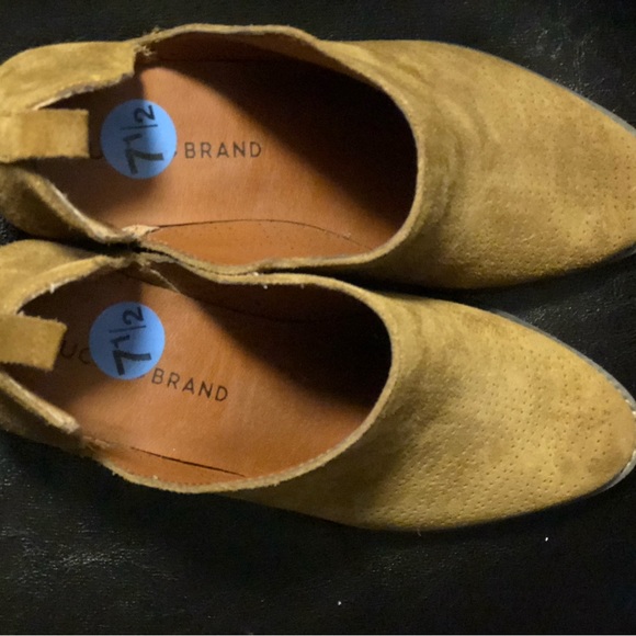 Lucky Brand Basel Gold Brown Perforated Pull On Ankle Boots Size 7.5 - Picture 7 of 8